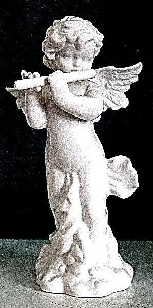 Flötenspielende Engel-Putte Porzellan gross