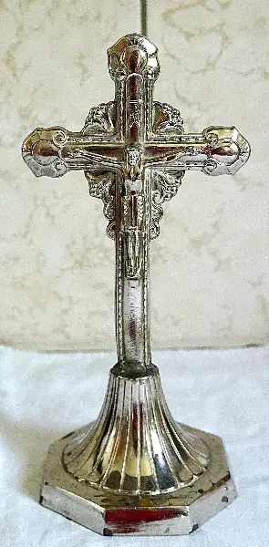 Jesus am Kreuz für den Hausaltar antik